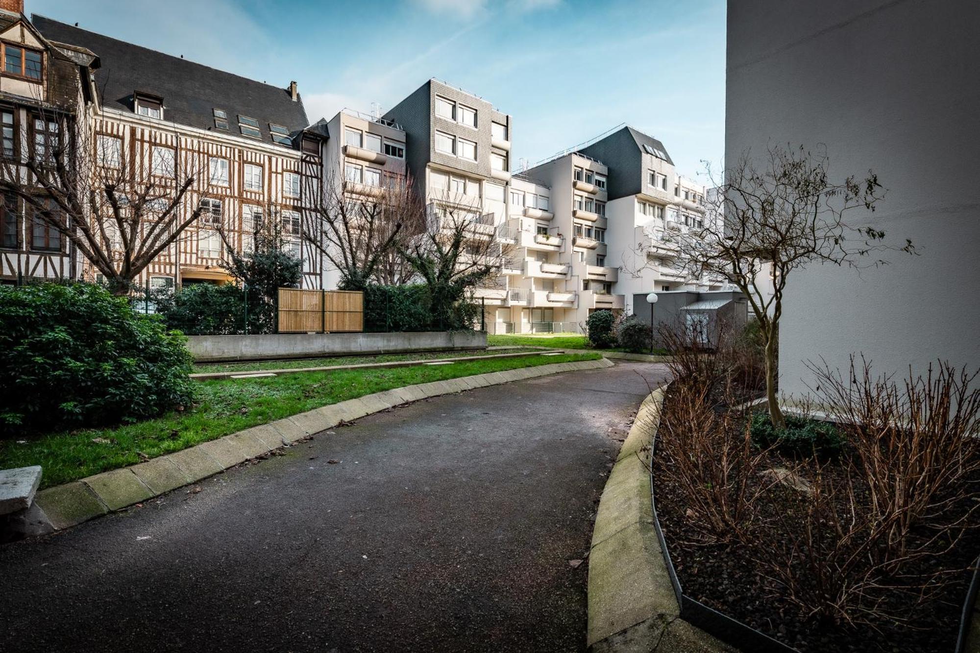 Aux Jardins De L'Hotel De Ville - Appartement Hypercentre Avec Parking Prive Rouen Exterior photo